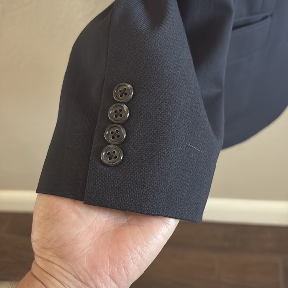 Burberry Men’s 100% Wool Navy Blazer with textured pin stripe/ 40 see details - Picture 5 of 9